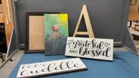 5 PIECES OF WALL DECOR