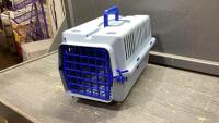 SMALL PLASTIC PET CARRIER