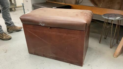 STORAGE BENCH