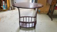 MAGAZINE RACK/SIDETABLE