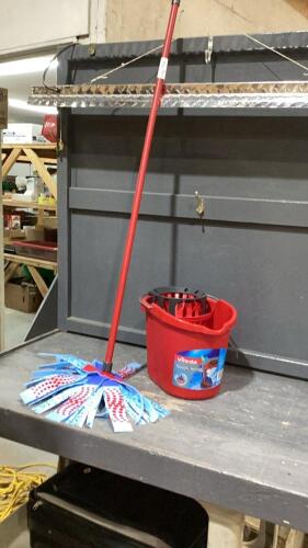 VILEDA MOP AND BUCKET