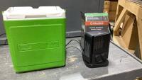 (2)ITEMS - PELONIS CERAMIC HEATER + COLEMAN COOLER
