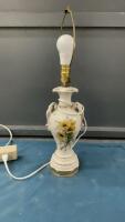 SMALL VINTAGE TABLE LAMP - NO SHADE