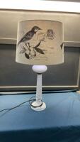 VINTAGE TABLE LAMP W/ WHITE GLASS BASE & BIRD MOTIF LINEN LIKE SHADE