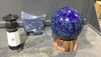 BOX W/SOLAR LIGHT HOUSE + ROUND CERAMIC BALL ON STAND