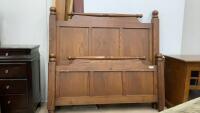 QUEEN SIZE HEADBOARD/FOOTBOARD W/ RAILS