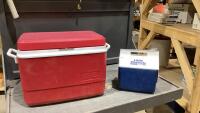 RUBBERMAID GOTT RED COOLER W/LITTLE PLAYMATE COOLER INSIDE