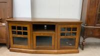 BUHLER LIGHTED ENTERTAINMENT/ DISPLAY CABINET
