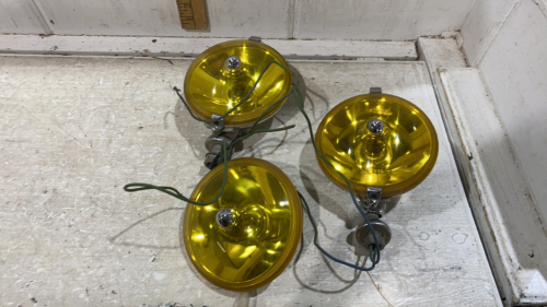 YELLOW AUTO SAFETY LIGHTS