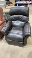 BLACK ELECTRIC RECLINING LIFT CHAIR