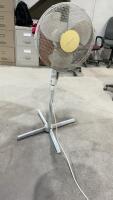 HOMESTYLE FLOOR FAN