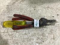 (2) RING PLIERS & GASKET REMOVER