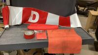 FLAT W/SAFETY ITEMS - ORANGE FLAGS, &ldquo;D&rdquo; BANNER