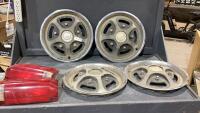 (2) TAIL LIGHTS + (4) FORD HUBCAPS
