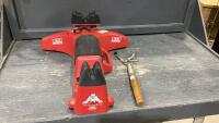 (2) ITEMS - PREDATOR SHOOTING REST + SKEET FLINGER