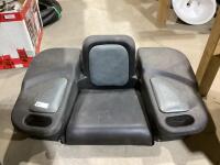 QUAD SEAT