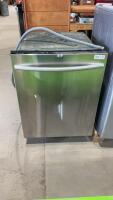 SAMSUNG BUILT IN STAINLESS DISHWASHER