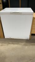 WHIRLPOOL SMALL CHEST FREEZER