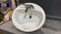 METAL VANITY SINK WITH TAPS