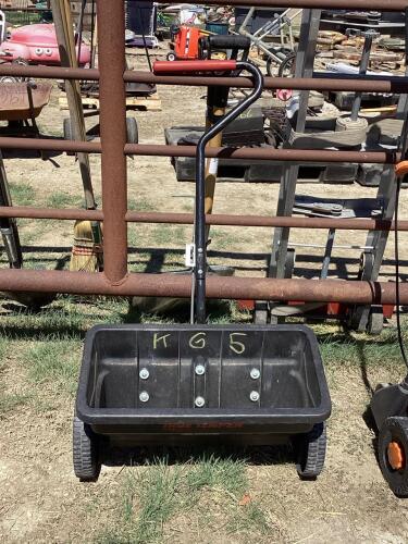 TRUE TEMPER DS1500 FERTILIZER SPREADER