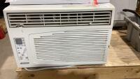 GARRISON WINDOW AIR CONDITIONER W/REMOTE + MANUAL
