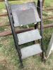 PLASTIC FOLDABLE 4-STEP LADDER - 3