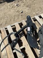 Mini excavator hydraulic thumb