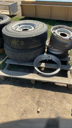 2 TOYO OPEN COUNTRY TIRES W/ RIMS - LT235 /85R16 AND 2 RIMS W/ NO TIRES