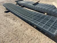 (33) New 16 foot wire panel / bidding per panel