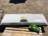 SILVERADO LT TAIL GATE