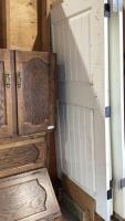 INTERIOR DOOR