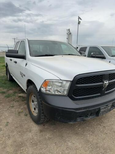 2021 Dodge ram 1500 4 x 4 extended cab short box - Classic Tradesman (EID)