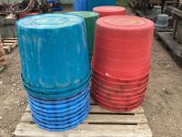 (19) PLASTIC CONTAINERS