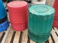 (14) PLASTIC CONTAINERS