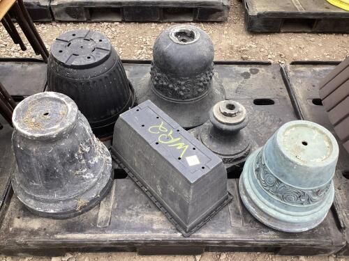 PALLET OF ASSORTED GARDEN POTS