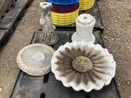 PALLET OF OUTDOOR GARDEN STONE DECOR