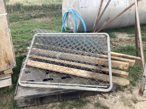 CHAIN LINK FENCING/GATE