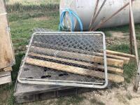 CHAIN LINK FENCING/GATE