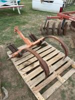 Three-point hitch subsoiler