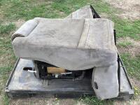 (2) VEHICLES SEATS