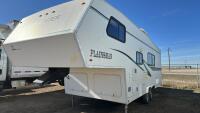 1998 Frontier Plainsman gooseneck camper