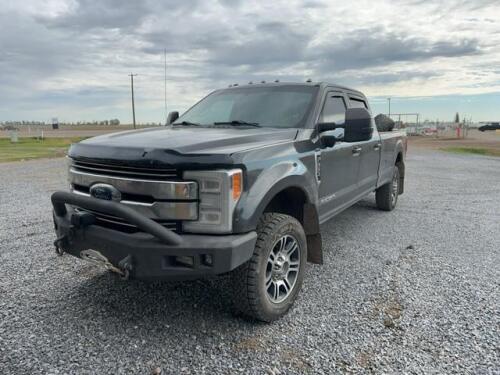 2017 FORD LARIAT F350 4x4