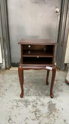 SMALL SIDE TABLE W/ PULL OUT TRAY