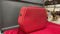 RED RETRO HEXAGO SUITCASE