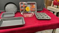 BAKEWARE ASSORTMENT
