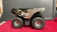 LARGE TONKA DUMP TRUCK - BLACK/GREY