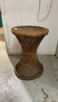 WICKER PLANT STAND