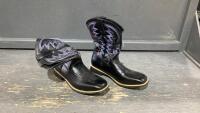 COWBOY BOOTS - SIZE 43