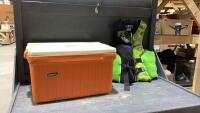 VINTAGE COLEMAN COOLER AND A BODY GLOVE LIFE VEST (M)