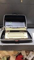 ELECTRA SMITH CORONA TYPEWRITER